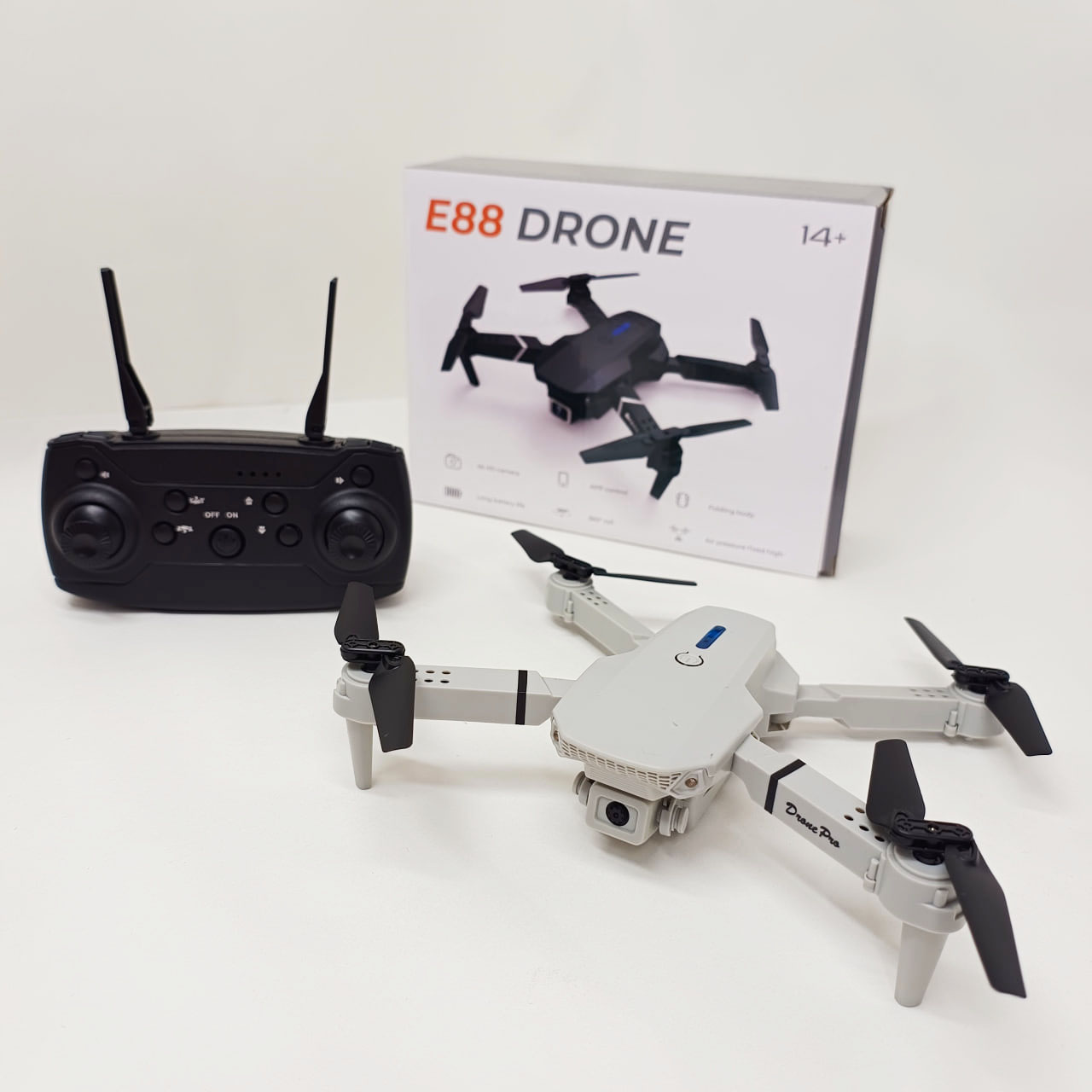 Квадрокоптер E88 міні дрон з HD камерою FPV до 20 хв польоту 2 АКБ та КЕЙС