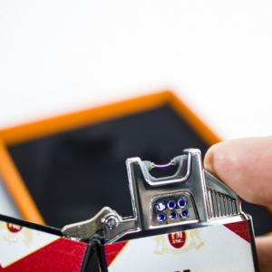 Електрозапальничка дугова від USB (ZGP 21 Мальборо) сенсорна запальничка на акумуляторі
