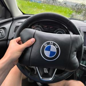 Ортопедична авто подушка BMW з натуральної шкіри – для комфорту в машині