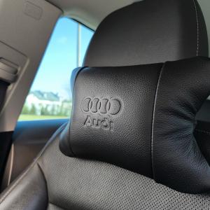 Набір шкіряних подушок Audi + брелок у подарунок, подушки на підголовник у авто