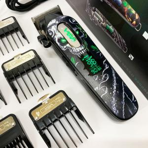 Акумуляторна машинка для стрижки VGR V-279 GREEN