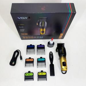 Акумуляторна машинка для стрижки VGR V-026 GOLD. Колір: золотий