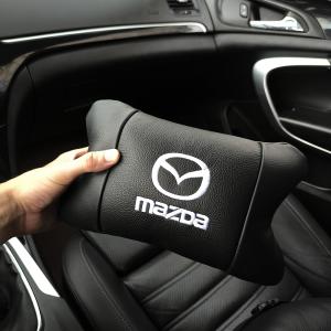 Набір шкіряних подушок Mazda з вишивкою логотипу + подарунок – шкіряний брелок